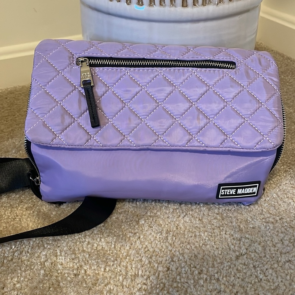 Steve Madden quilted design crossbody bag